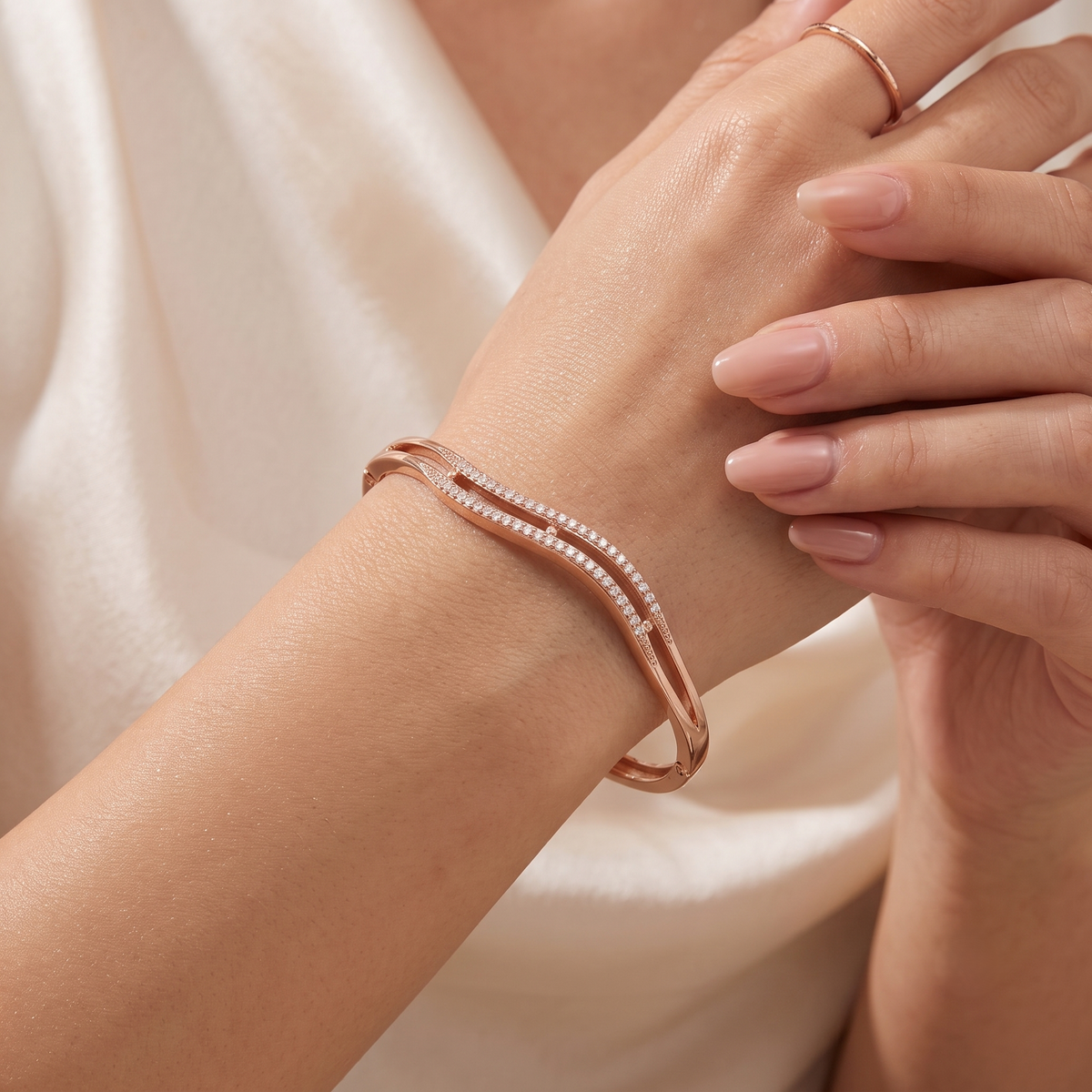 Rose Gold Pavé Curve Braclet