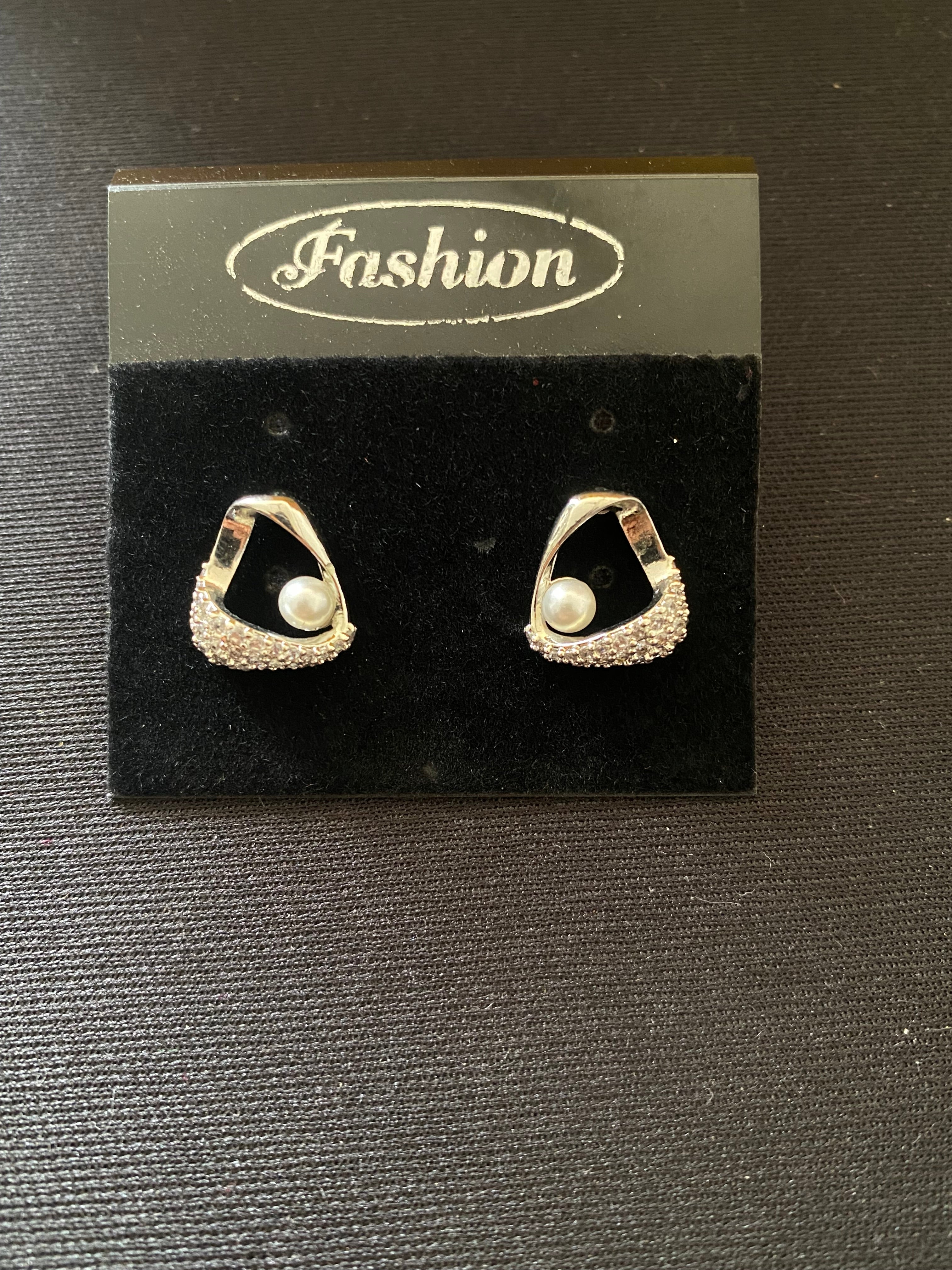 Elegant Pearl Crystal Drop Earrings