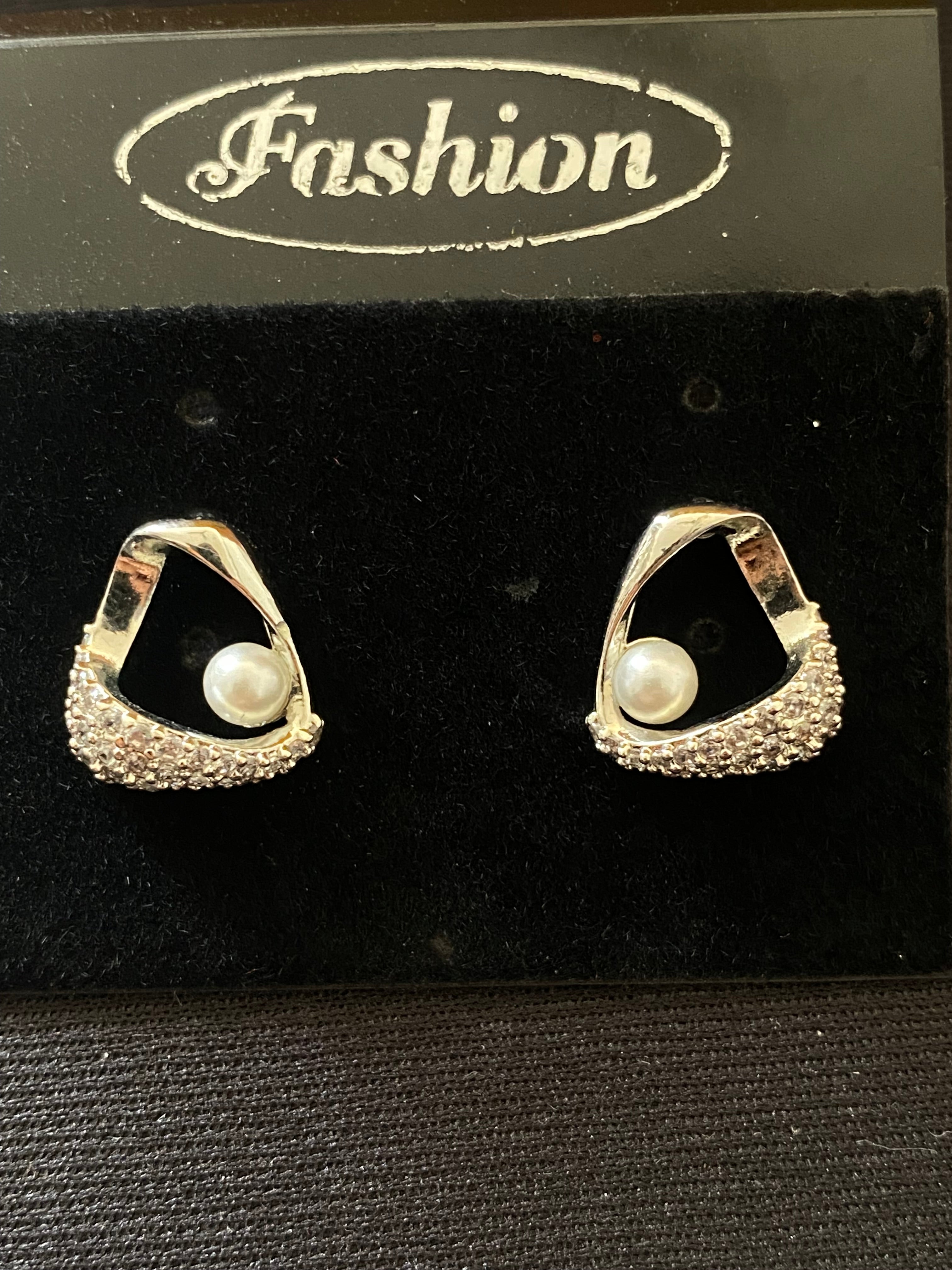 Elegant Pearl Crystal Drop Earrings